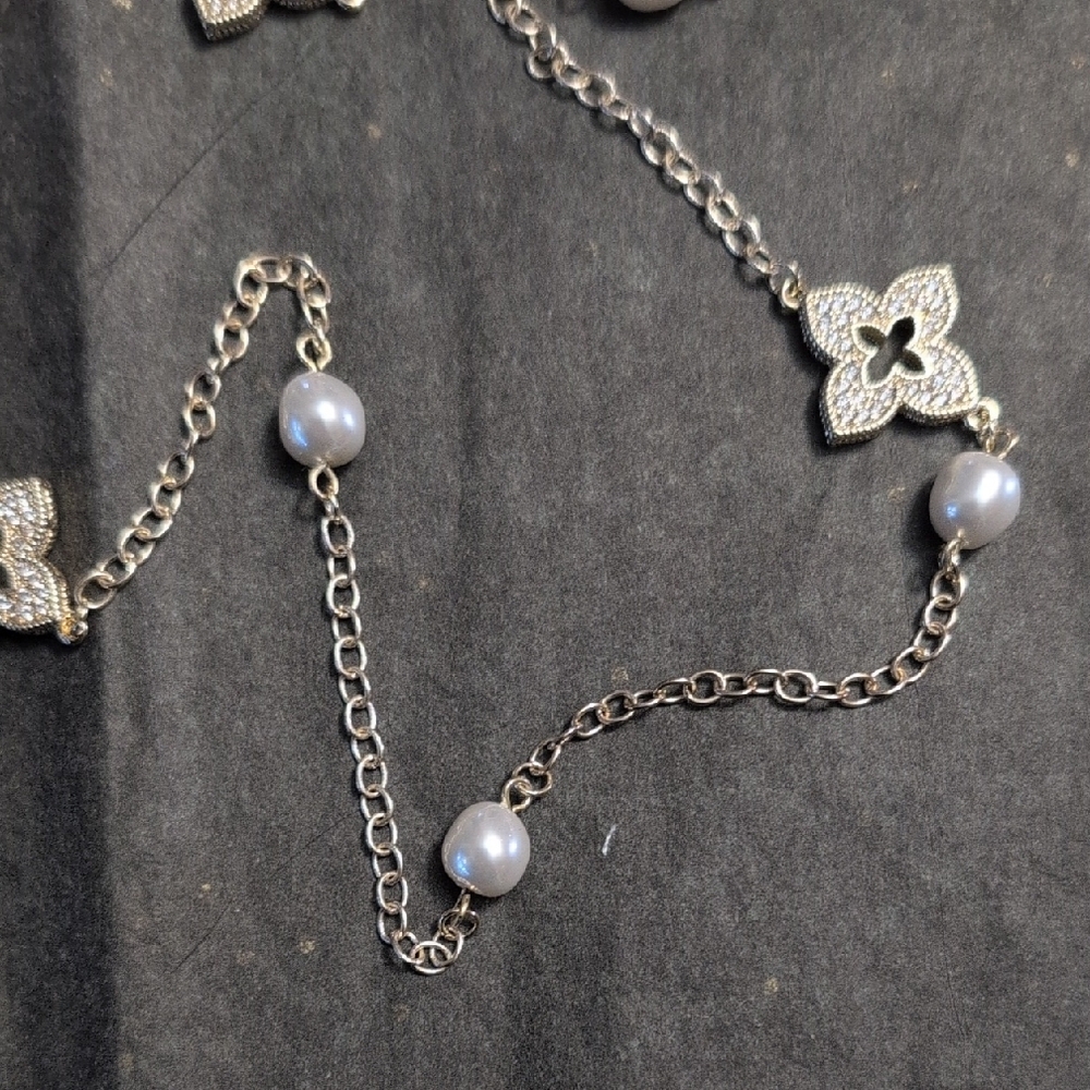 Rhinestone Clover Silver Plate Necklace & Bracelet - Picture 3 of 7